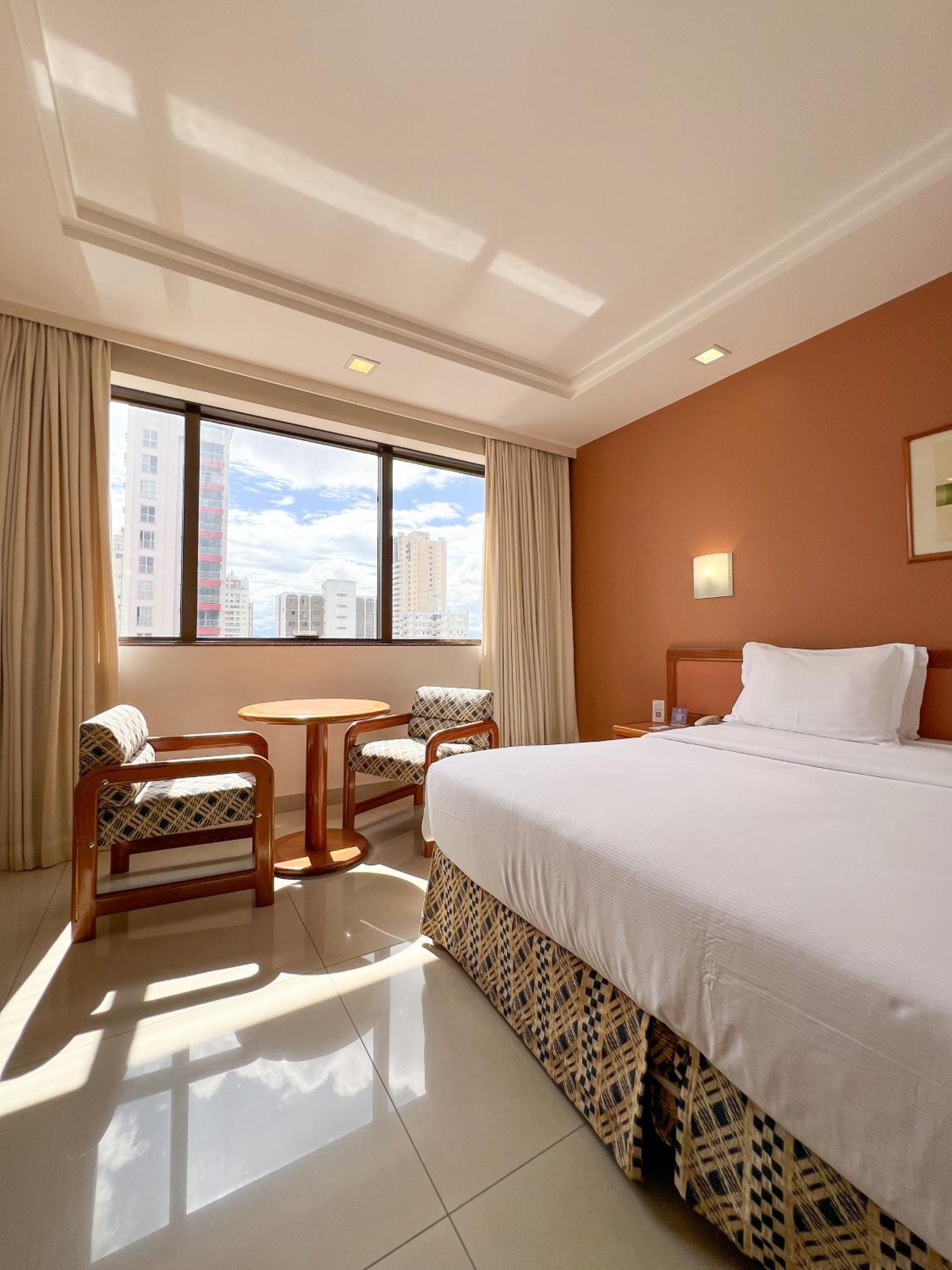 Castro'S Park Hotel Goiânia Zewnętrze zdjęcie